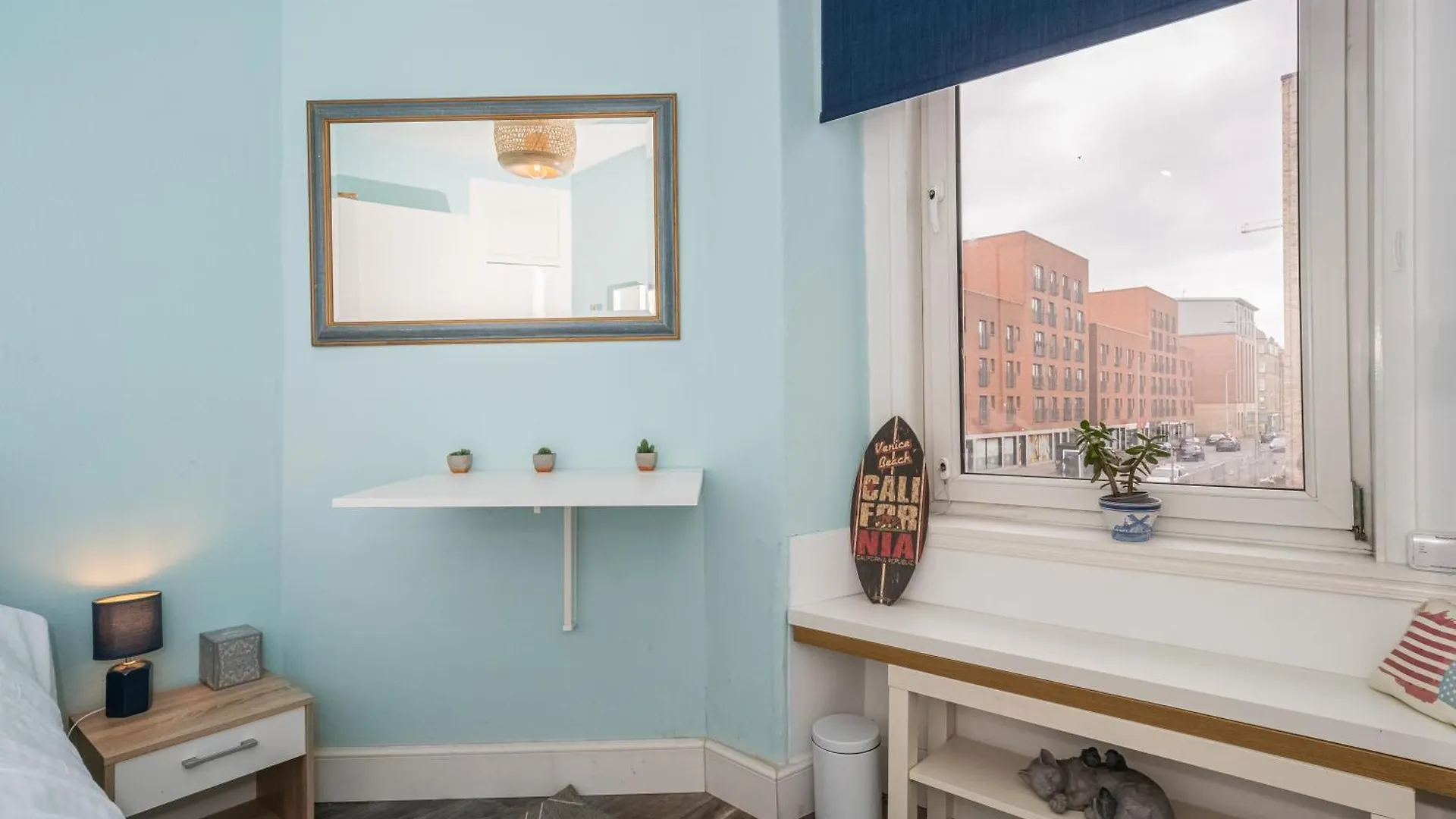 شقة Pass The Keys Trendy Historic Flat Sleeps 4 To 6 Near Leith Shore إدنبرة