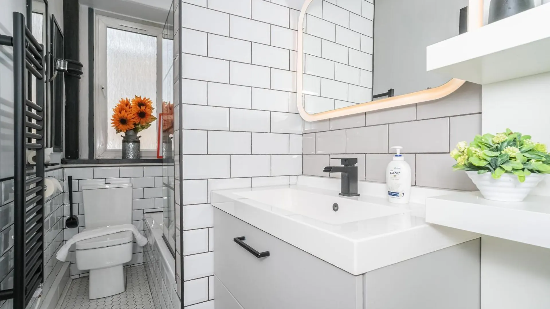 شقة Pass The Keys Trendy Historic Flat Sleeps 4 To 6 Near Leith Shore إدنبرة المملكة المتحدة